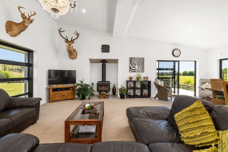 Photo of property in 65 Jamesons Esplanade, Haruru, 0204