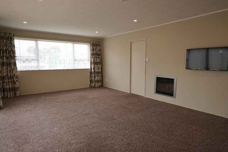 Photo of property in 3/6 Karamu Street, Strandon, New Plymouth, 4312