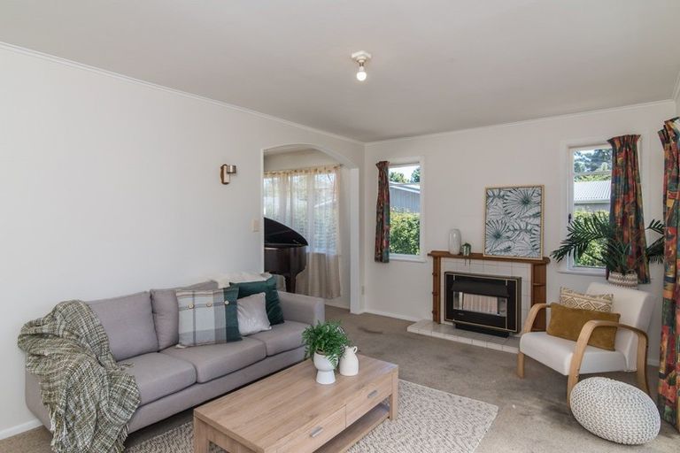 Photo of property in 246 Te Moana Road, Waikanae, 5036