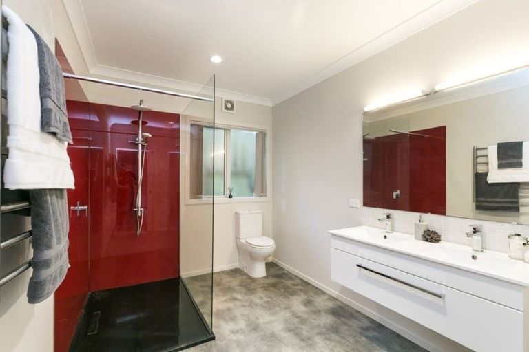 Photo of property in 38a Silverstream Road, Crofton Downs, Wellington, 6035