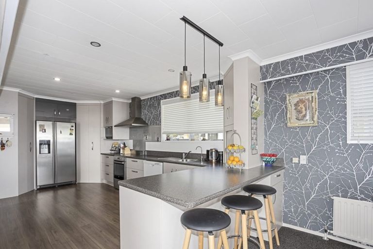 Photo of property in 3 Aotea Crescent, Gore, 9710