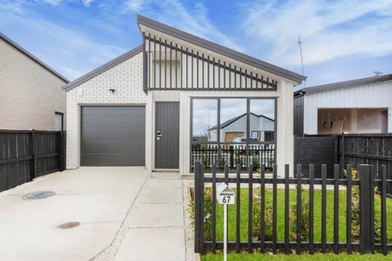 Photo of property in 67 Puwha Street, Massey, Auckland, 0614