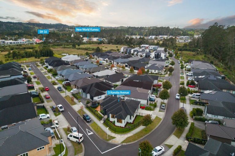 Photo of property in 5 Konoba Avenue, Kumeu, 0810