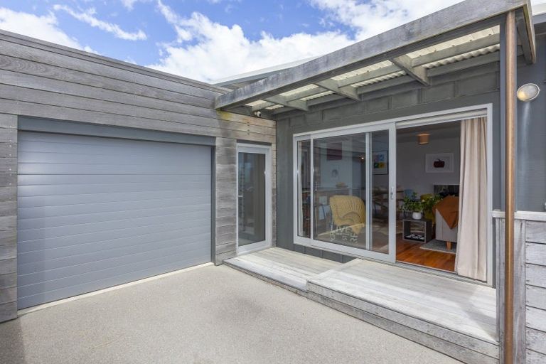Photo of property in 121 The Parade, Paekakariki, 5034