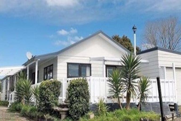 Photo of property in 27 Kath Henry Lane, Drury, 2113