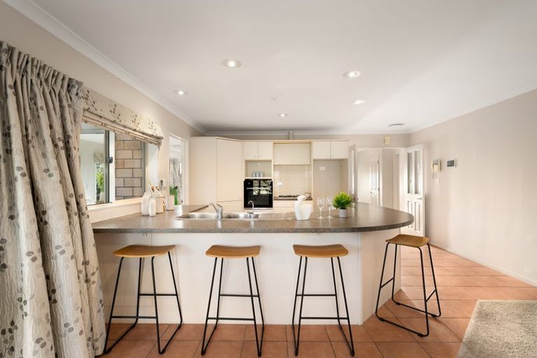 Photo of property in 5 Castlehill Court, Wattle Downs, Auckland, 2103