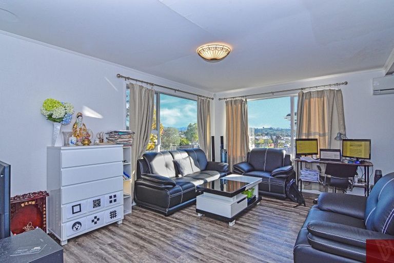 Photo of property in 7 Kelman Road, Kelston, Auckland, 0602