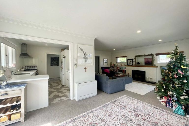 Photo of property in 57 Paynters Avenue, Strandon, New Plymouth, 4312