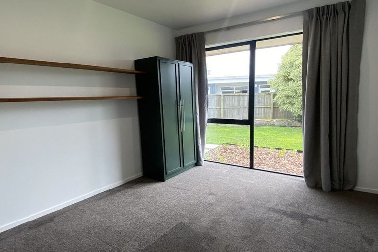 Photo of property in 6a Portnall Place, Parklands, Christchurch, 8083