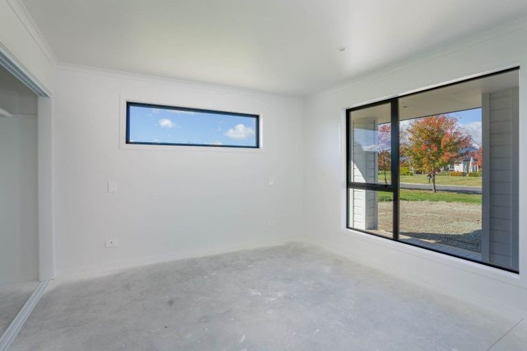Photo of property in 16 Maison Way, Rangatira Park, Taupo, 3330