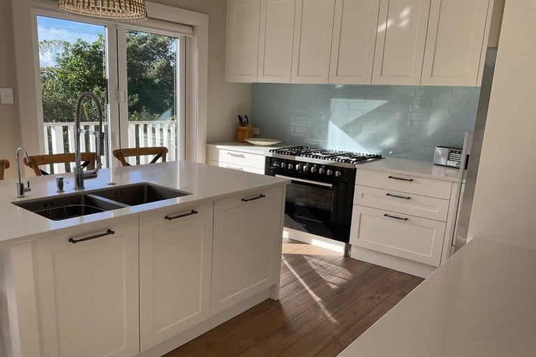 Photo of property in 9 Hibiscus Avenue, Snells Beach, 0920