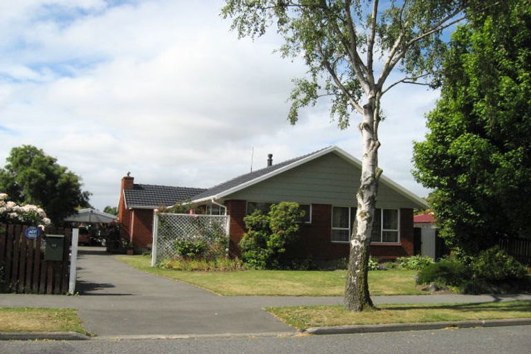 Photo of property in 40 Kent Lodge Avenue, Avonhead, Christchurch, 8042