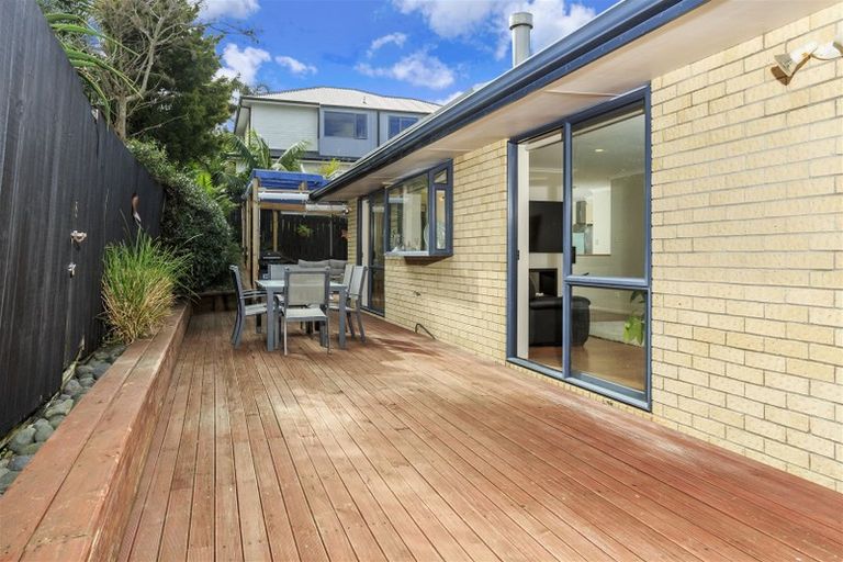 Photo of property in 21a Cliff Road, Torbay, Auckland, 0630