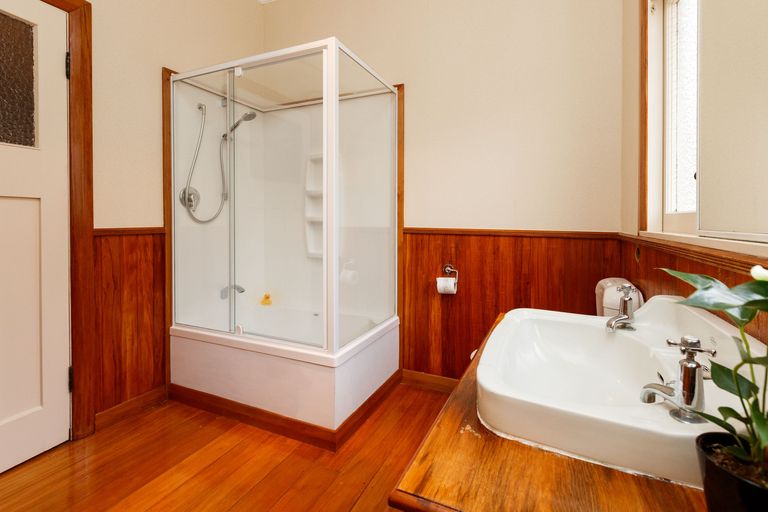Photo of property in 16 Karamu Avenue, Takaro, Palmerston North, 4410