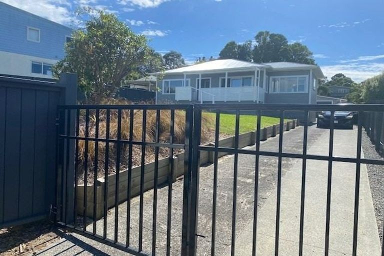 Photo of property in 14 John Road, Stanmore Bay, Whangaparaoa, 0932