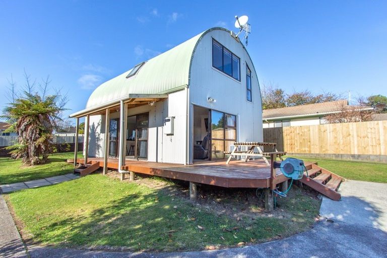 Photo of property in 6 Rinaha Place, Koutu, Rotorua, 3010