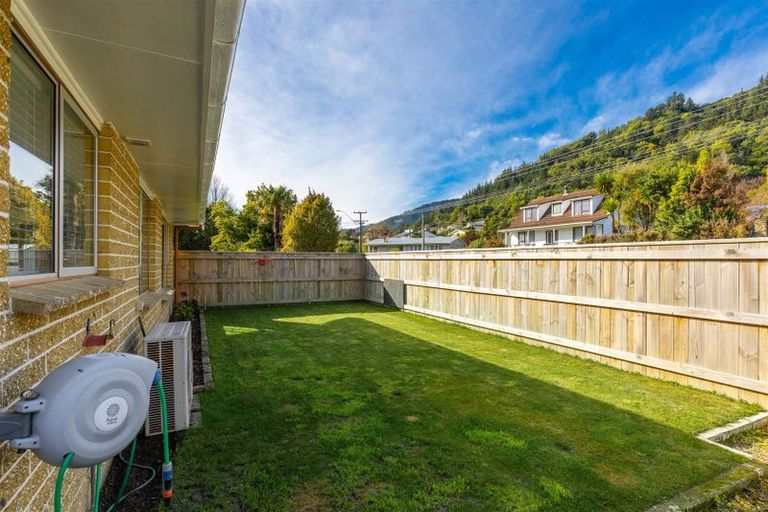 Photo of property in 131a Waikawa Road, Picton, 7220
