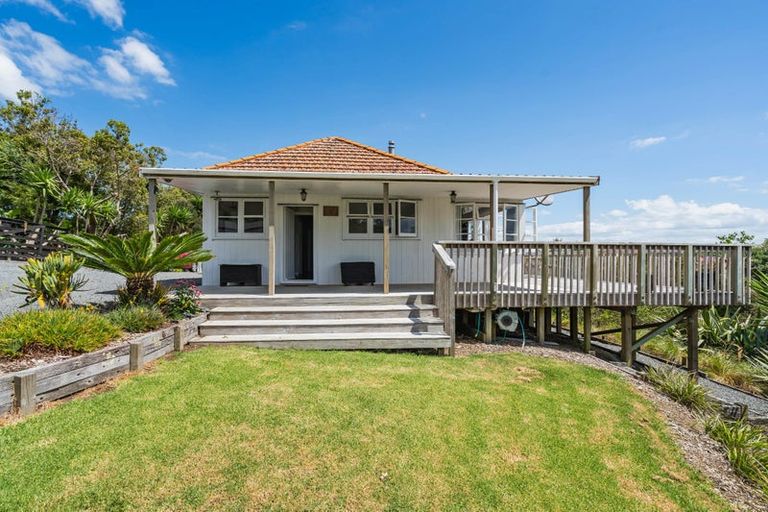 Photo of property in 221 Awaroa River Road, Abbey Caves, Whangarei, 0110