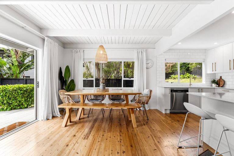 Photo of property in 122 Stanmore Bay Road, Stanmore Bay, Whangaparaoa, 0932