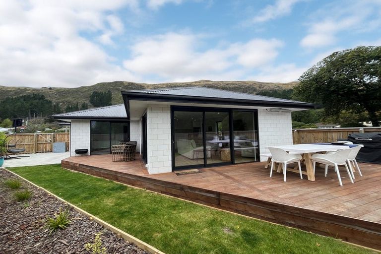 Photo of property in 52 Whitfield Street, Sumner, Christchurch, 8081