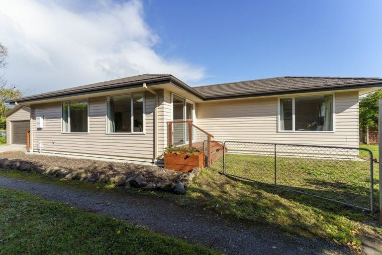 Photo of property in 140 Palmers Road, New Brighton, Christchurch, 8083