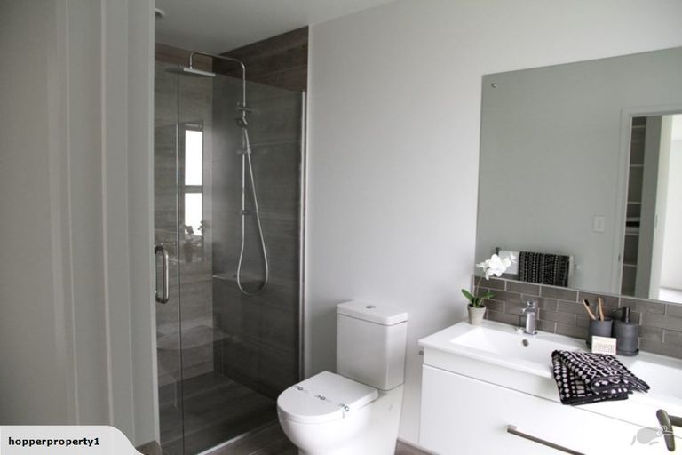 Photo of property in 6 Poaka Place, One Tree Point, 0118