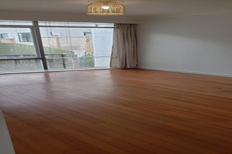 Photo of property in 4/3 Evelyn Place, Hillcrest, Auckland, 0627