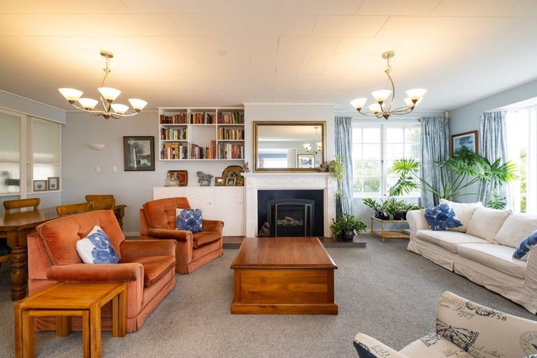 Photo of property in 6 Randall Place, Hospital Hill, Napier, 4110