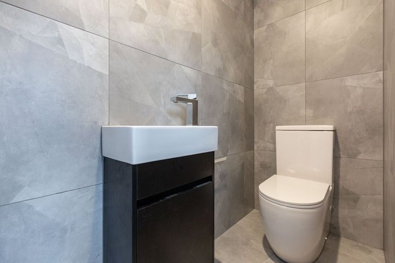 Photo of property in 57b Neil Avenue, Te Atatu Peninsula, Auckland, 0610