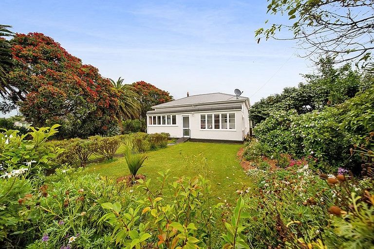 Photo of property in 72 King Street, Opunake, 4616