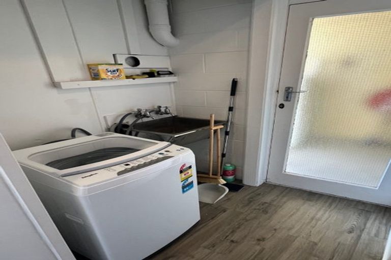 Photo of property in 1-6/145 Knighton Road, Hillcrest, Hamilton, 3216