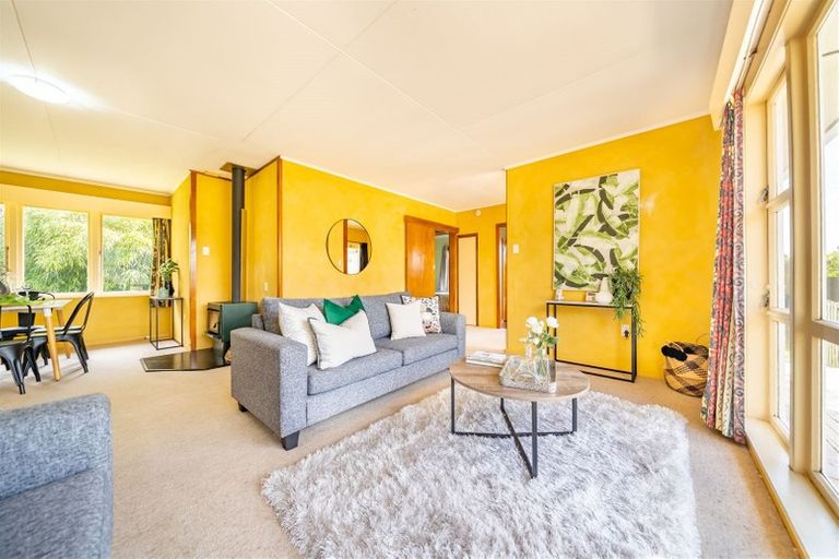 Photo of property in 17 Davis Grove, Wainuiomata, Lower Hutt, 5014