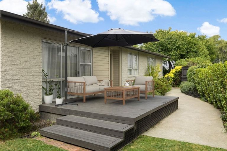 Photo of property in 4 Denniston Crescent, Redwood, Christchurch, 8051