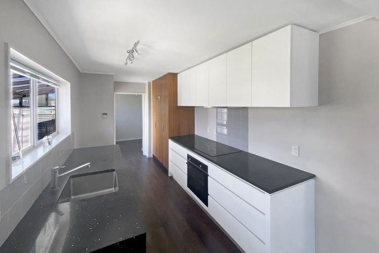 Photo of property in 86 Benmore Avenue, Cloverlea, Palmerston North, 4412