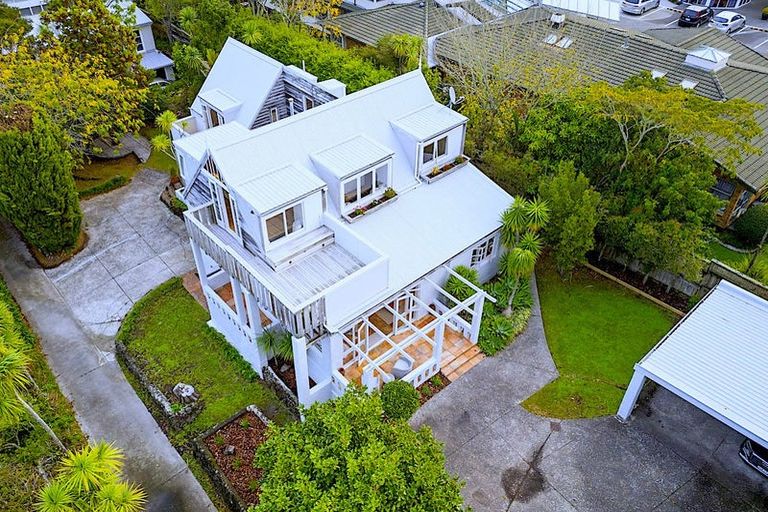 Photo of property in 194 Onewa Road, Birkenhead, Auckland, 0626