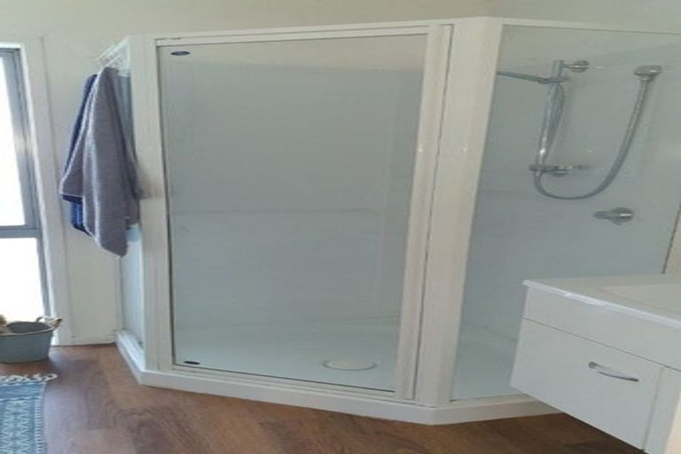 Photo of property in 3 Gazelle Avenue, Beach Haven, Auckland, 0626