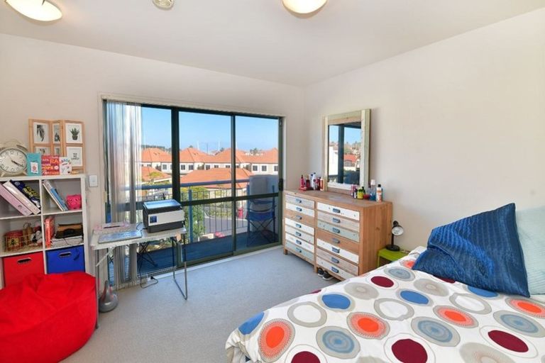 Photo of property in 30 Waterside Crescent, Gulf Harbour, Whangaparaoa, 0930