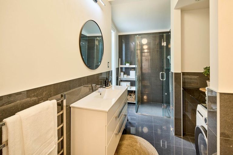 Photo of property in 5a Heretaunga Street, Petone, Lower Hutt, 5012