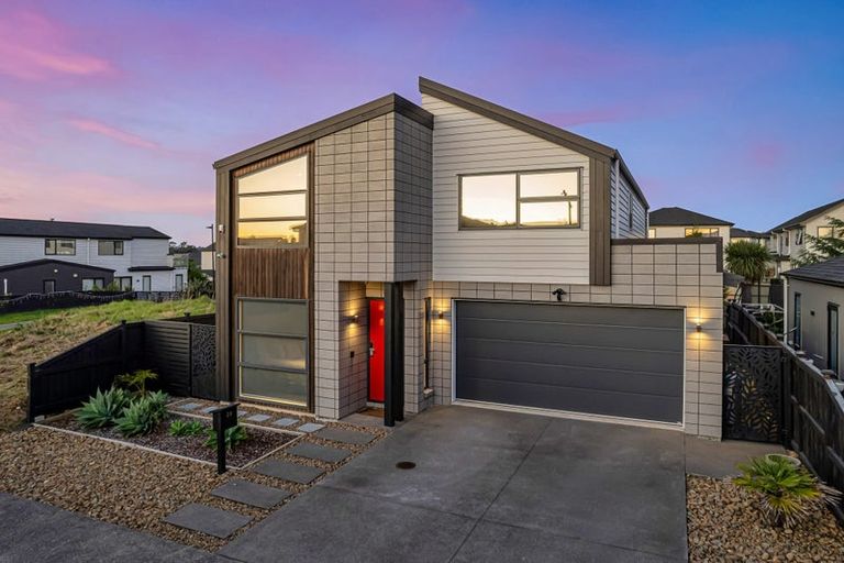 Photo of property in 39 Craigs Way, Hobsonville, Auckland, 0616