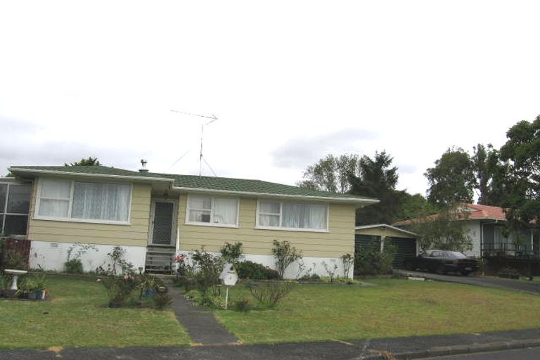 Photo of property in 2 Datura Place, Sunnynook, Auckland, 0620