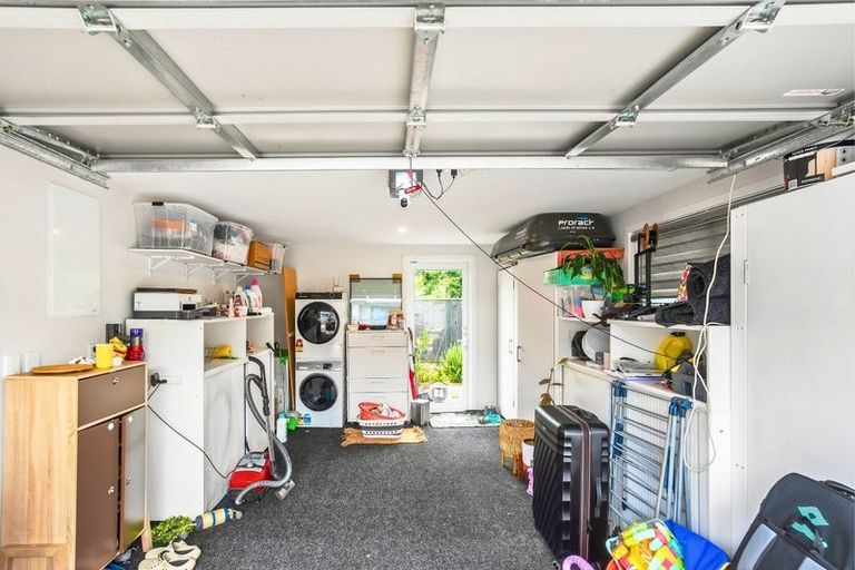 Photo of property in 395 Stokes Valley Road, Stokes Valley, Lower Hutt, 5019