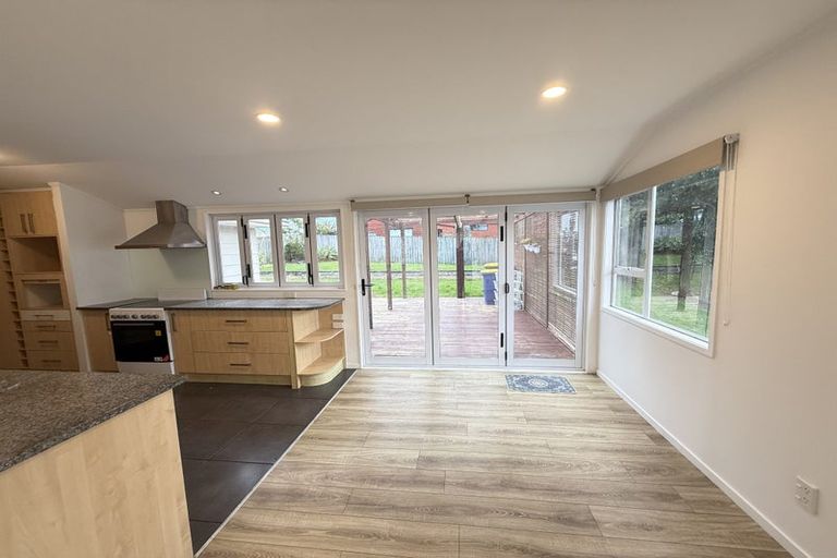 Photo of property in 21 Caribbean Drive, Unsworth Heights, Auckland, 0632