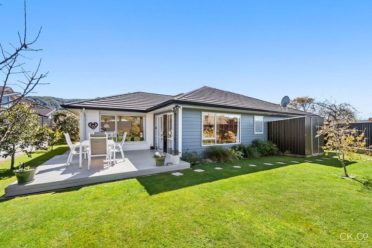 Photo of property in 23 Ashington Road, Silverstream, Upper Hutt, 5019
