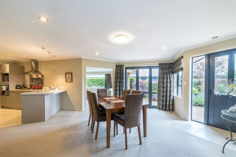 Photo of property in 16 Kura Place, Mosgiel, 9024