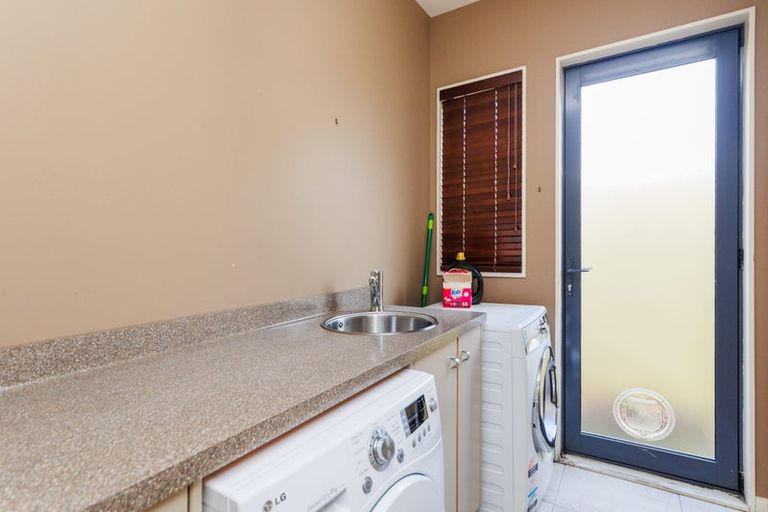 Photo of property in 5 The Oaks, Awapuni, Palmerston North, 4412