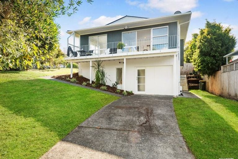 Photo of property in 2/36 Sealy Road, Torbay, Auckland, 0630