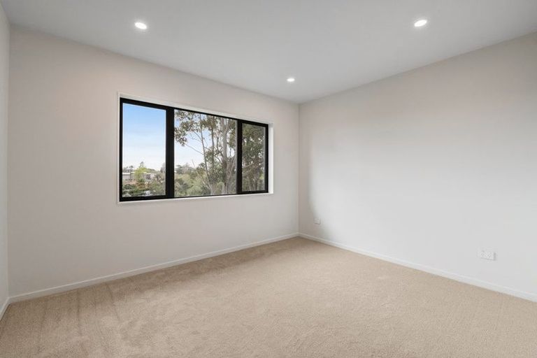 Photo of property in 34a Lorikeet Place, Unsworth Heights, Auckland, 0632