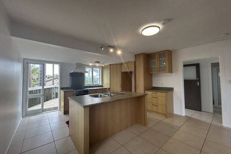 Photo of property in 1/7 Merton Avenue, Glenfield, Auckland, 0627