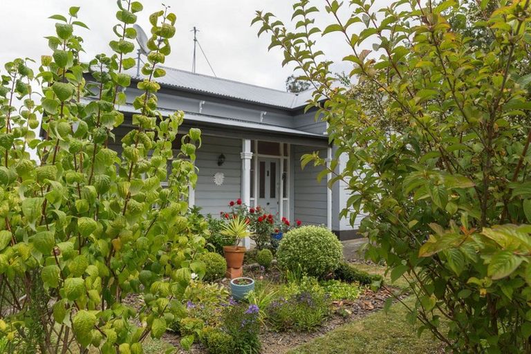 Photo of property in 7 Ruahine Street, Dannevirke, 4930