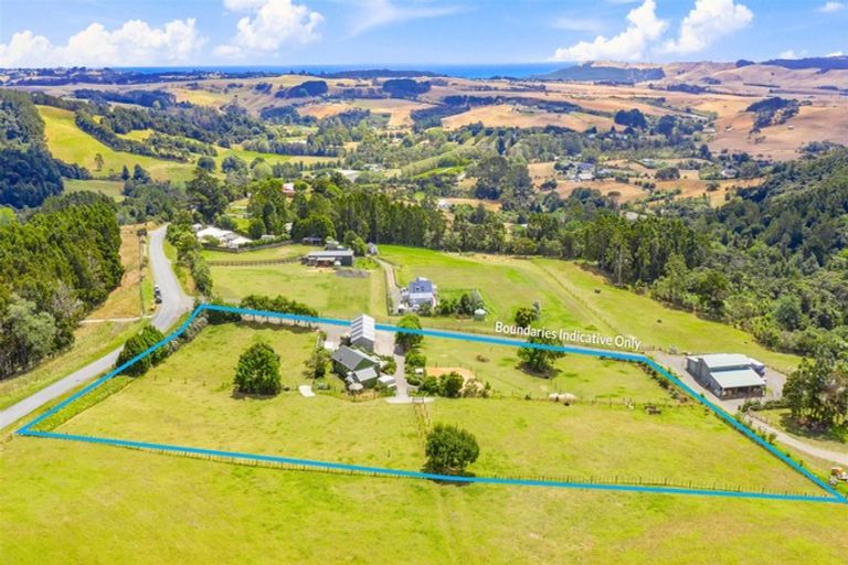 Photo of property in 321 Muriwai Valley Road, Muriwai, Waimauku, 0881